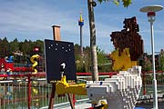 Legoland bei Nacht malt sie da..